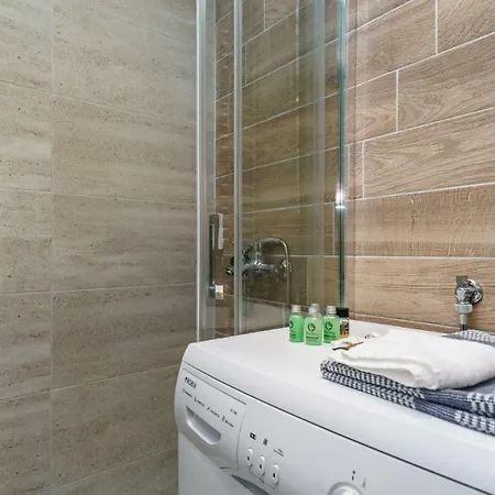 Agias Sofias Group Mesitiki Apartment